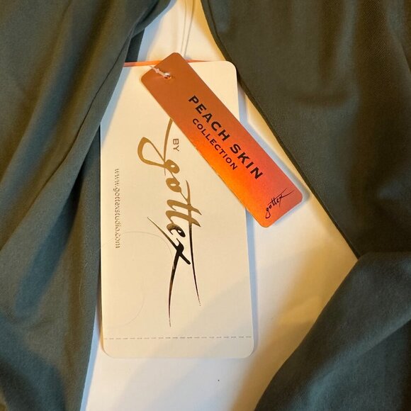 NWT X By Gottex Peach Skin Collection Long Sleeve Crop Top in Cactus Green - Picture 2 of 8